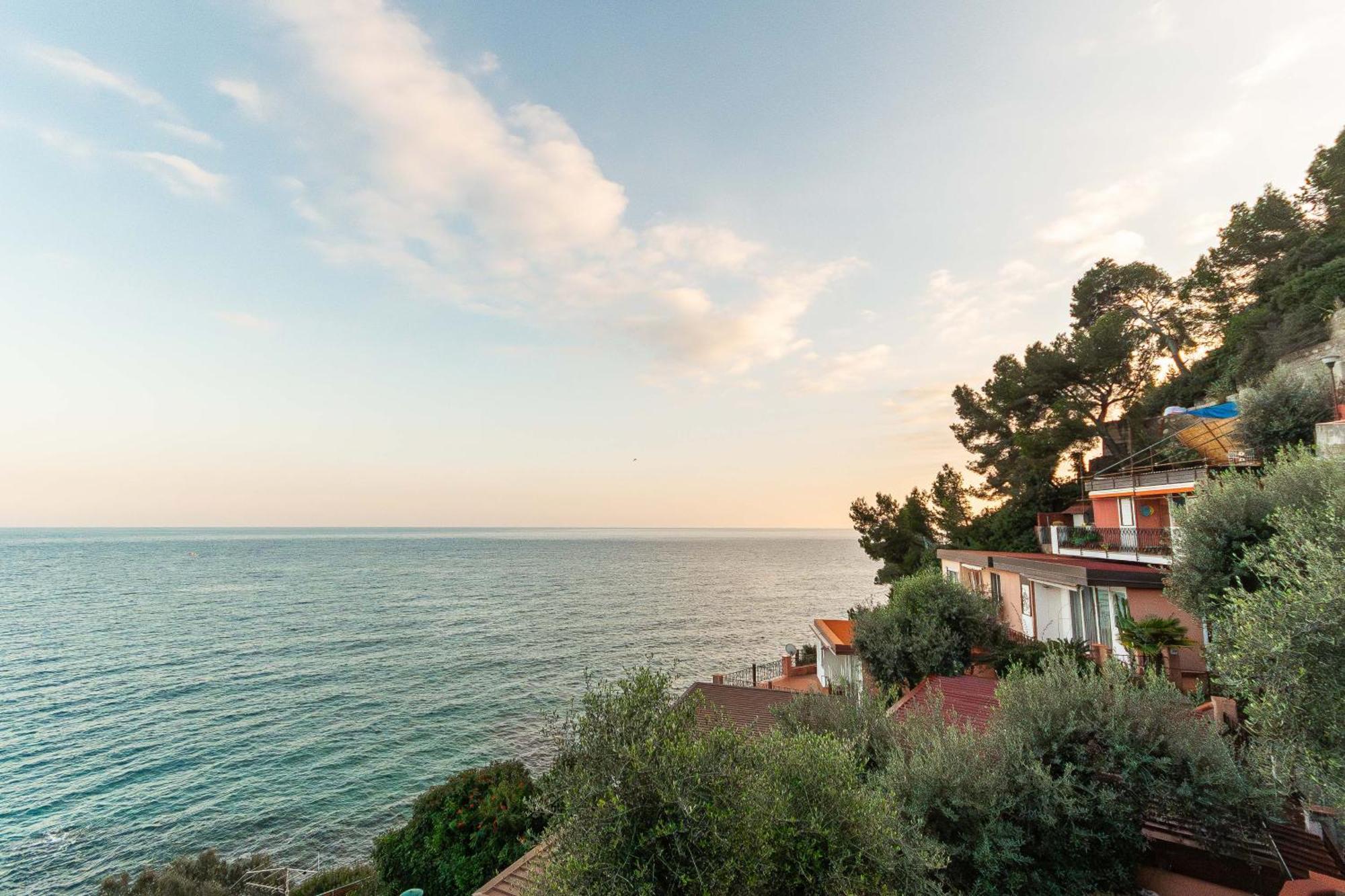 C22 Beachfront Villa - Spa Bath, Pool, Private Beach, Parking Free Marina dʼMarina dʼAndora Bagian luar foto